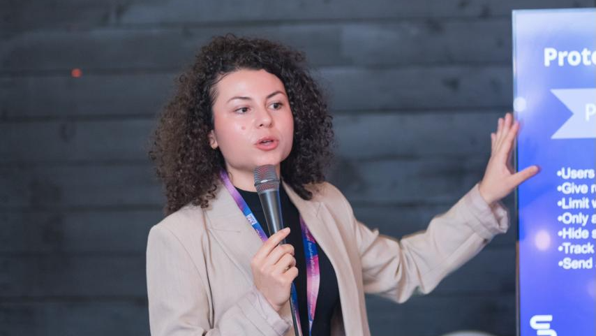 c90e8bd0-497c-4f25-b2d1-66817b917f5b